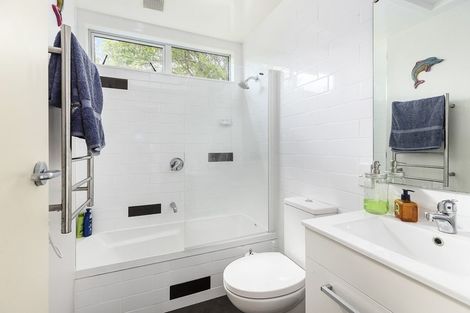 Photo of property in 11 John Witton Drive, Crofton Downs, Wellington, 6035