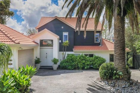 Photo of property in 15 Margaret Henry Crescent, Oteha, Auckland, 0632