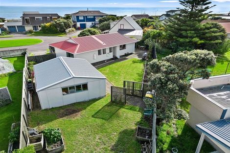 Photo of property in 9a Scott Avenue, Otaki Beach, Otaki, 5512