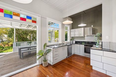 Photo of property in 5 Allenby Avenue, Devonport, Auckland, 0624