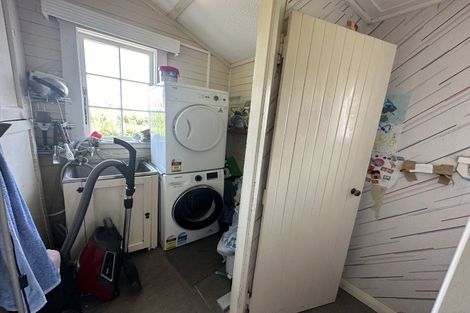 Photo of property in 63 Collingwood Street, Eltham, 4322