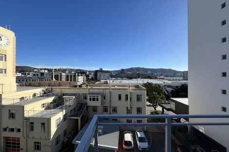 Photo of property in 10/15 Roxburgh Street, Mount Victoria, Wellington, 6011