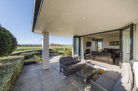 Photo of property in 33 Silkwood Place, Fitzherbert, Palmerston North, 4410