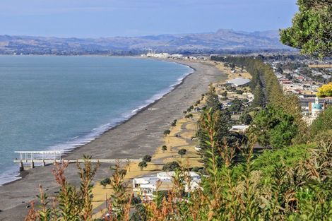 Photo of property in 132 Priestley Terrace, Bluff Hill, Napier, 4110