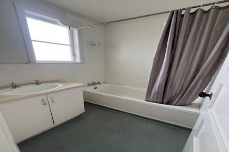 Photo of property in 35 Tobin Street, Pukekohe, 2120