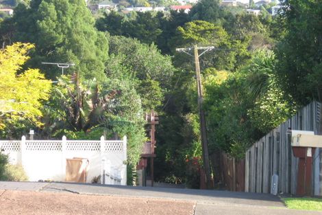 Photo of property in 1/24 Pupuke Road, Hillcrest, Auckland, 0627