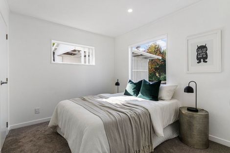 Photo of property in 34 Peach Road, Glenfield, Auckland, 0629