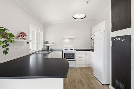 Photo of property in 102 Gonville Avenue, Gonville, Whanganui, 4501