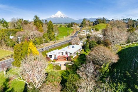 Photo of property in 71 Tarata Road, Inglewood, 4387