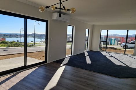 Photo of property in Queen Charlotte Drive, Aotea, Porirua, 5024