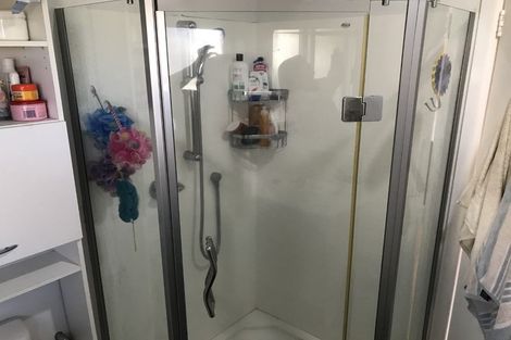 Photo of property in 28 Coles Crescent, Papakura, 2110