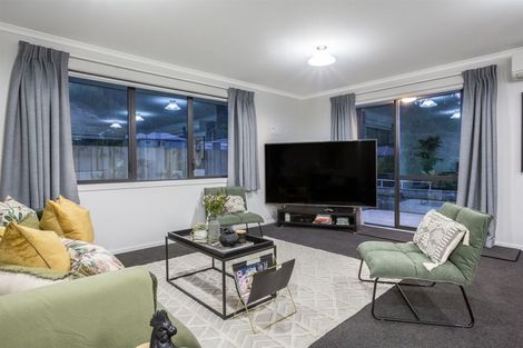 Photo of property in 8 Hull Place, Whitby, Porirua, 5024