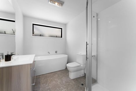 Photo of property in 7 Tapuwae Way, Mangere Bridge, Auckland, 2022