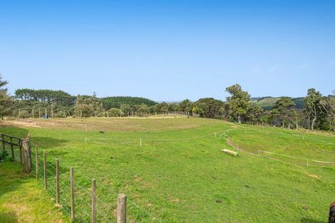 Photo of property in 211 Wilson Road, South Head, Helensville, 0874