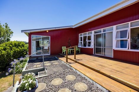 Photo of property in 24 Tarahua Road, Vogeltown, New Plymouth, 4310