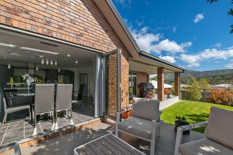 Photo of property in 5 Fantail Heights, Picton, 7220