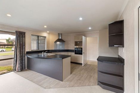 Photo of property in 8 Geneva Terrace, Kelvin Grove, Palmerston North, 4414