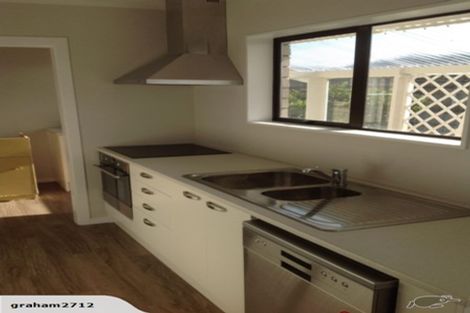 Photo of property in 32b Edgewater Parade, Waiuku, 2123