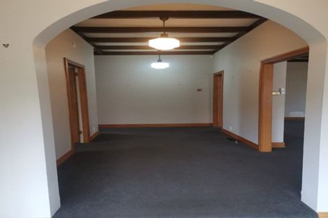 Photo of property in 18 Waiohua Road, Greenlane, Auckland, 1061