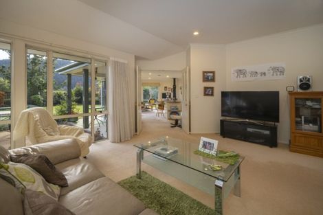 Photo of property in 17 Whiting Drive, Wakefield, 7025