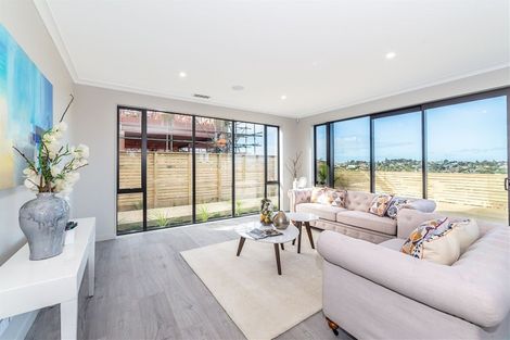 Photo of property in 30 Bearing Parade, Long Bay, Auckland, 0630