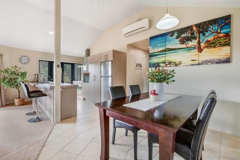 Photo of property in 11 Pineview Lane, Helensville, 0875