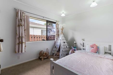 Photo of property in 2/27 Aberfeldy Avenue, Highland Park, Auckland, 2010