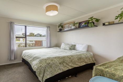 Photo of property in 4 Ward Place, Marfell, New Plymouth, 4310