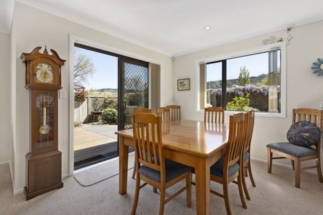 Photo of property in 3b Oxford Crescent, Ebdentown, Upper Hutt, 5018