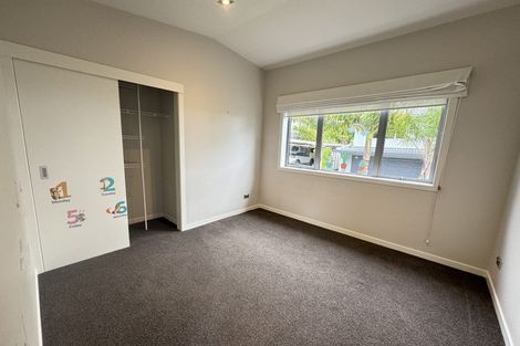 Photo of property in 2/6 Sandford Street, Campbells Bay, Auckland, 0630