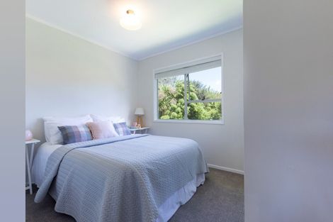 Photo of property in 133 Millbrook Road, Sunnyvale, Auckland, 0612
