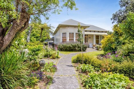 Photo of property in 207 Egmont Street, Patea, 4520
