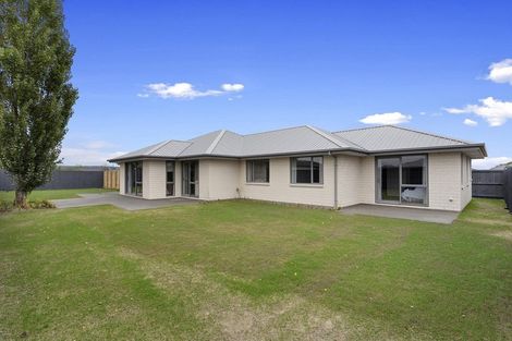 Photo of property in 15 Saint James Place, Rangiora, 7400