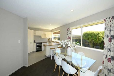 Photo of property in 2/10 Thistledown Place, Woolston, Christchurch, 8062