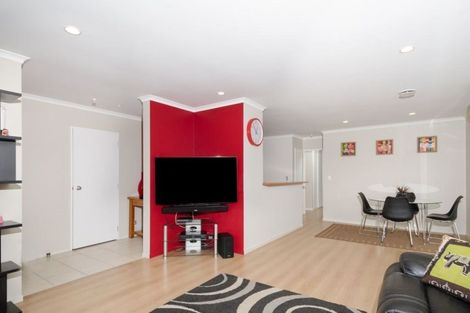 Photo of property in 21 Richfield Crescent, Westgate, Auckland, 0614