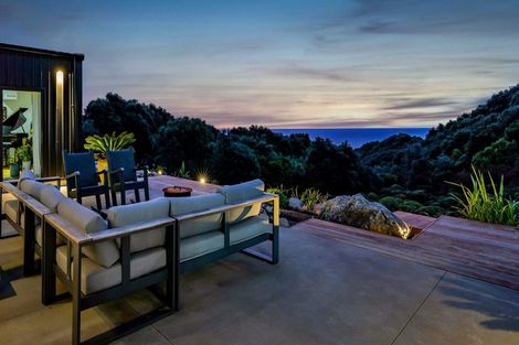 Photo of property in Tapuae, 21 Washer Road, Omata, New Plymouth, 4374