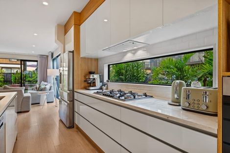 Photo of property in 64 Glidepath Road, Hobsonville, Auckland, 0616