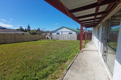 Photo of property in 51 Archibald Road, Kelston, Auckland, 0602