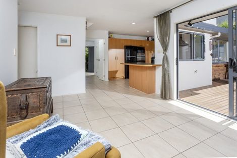Photo of property in 25 Langana Avenue, Browns Bay, Auckland, 0630