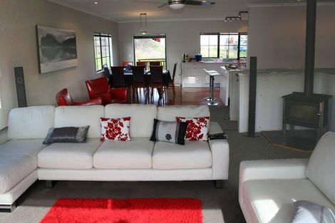 Photo of property in 3a Church Street, Swanson, Auckland, 0612
