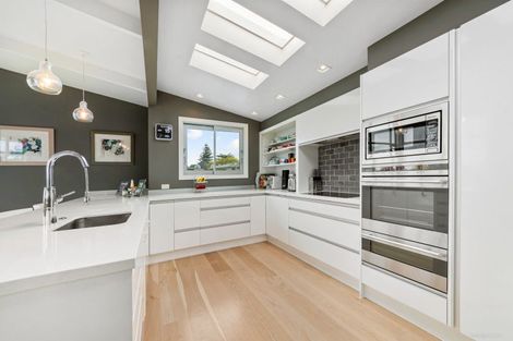 Photo of property in 6 Pleasant Place, Mellons Bay, Auckland, 2014