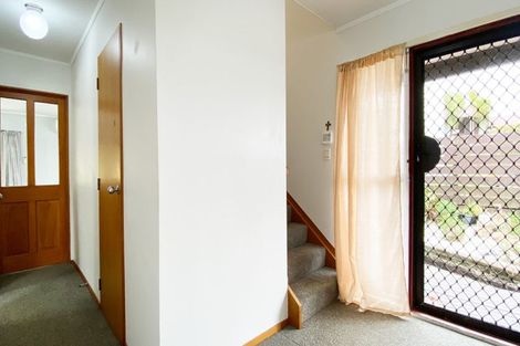 Photo of property in 4/43-53 Chivalry Road, Glenfield, Auckland, 0629