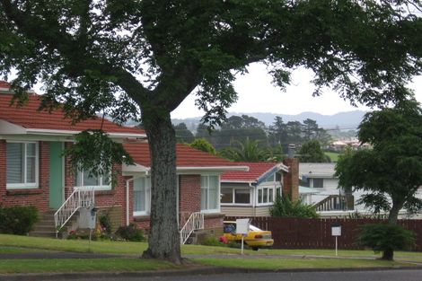 Photo of property in 2/123 Taylor Street, Blockhouse Bay, Auckland, 0600