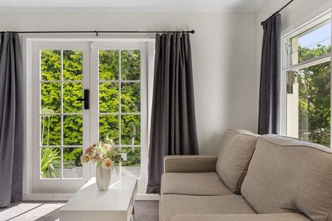 Photo of property in 39 Taylor Terrace, Tawa, Wellington, 5028