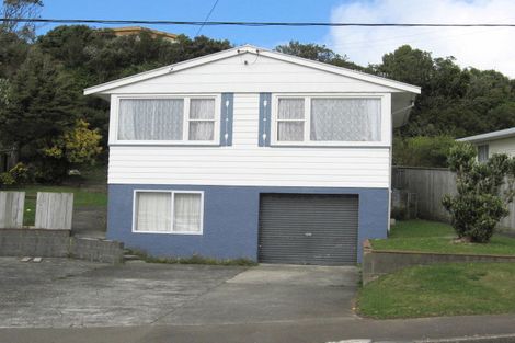 Photo of property in 33 Bancroft Terrace, Newlands, Wellington, 6037