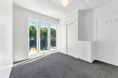 Photo of property in 210 Pilkington Road, Point England, Auckland, 1072