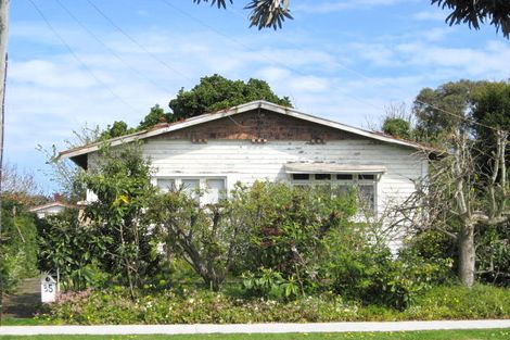 Photo of property in 35 Caius Avenue, Gonville, Whanganui, 4501