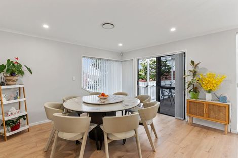 Photo of property in 32 Currell Way, Somerville, Auckland, 2014