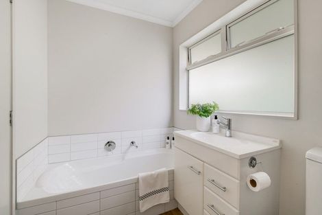 Photo of property in 10a Centreway Road, Orewa, 0931