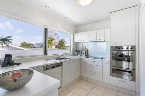 Photo of property in 4b Bruce Street, Northcote Point, Auckland, 0627